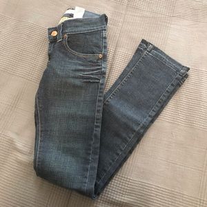 Levi’s “Slouch Straight” jeans - size 0L (jr)